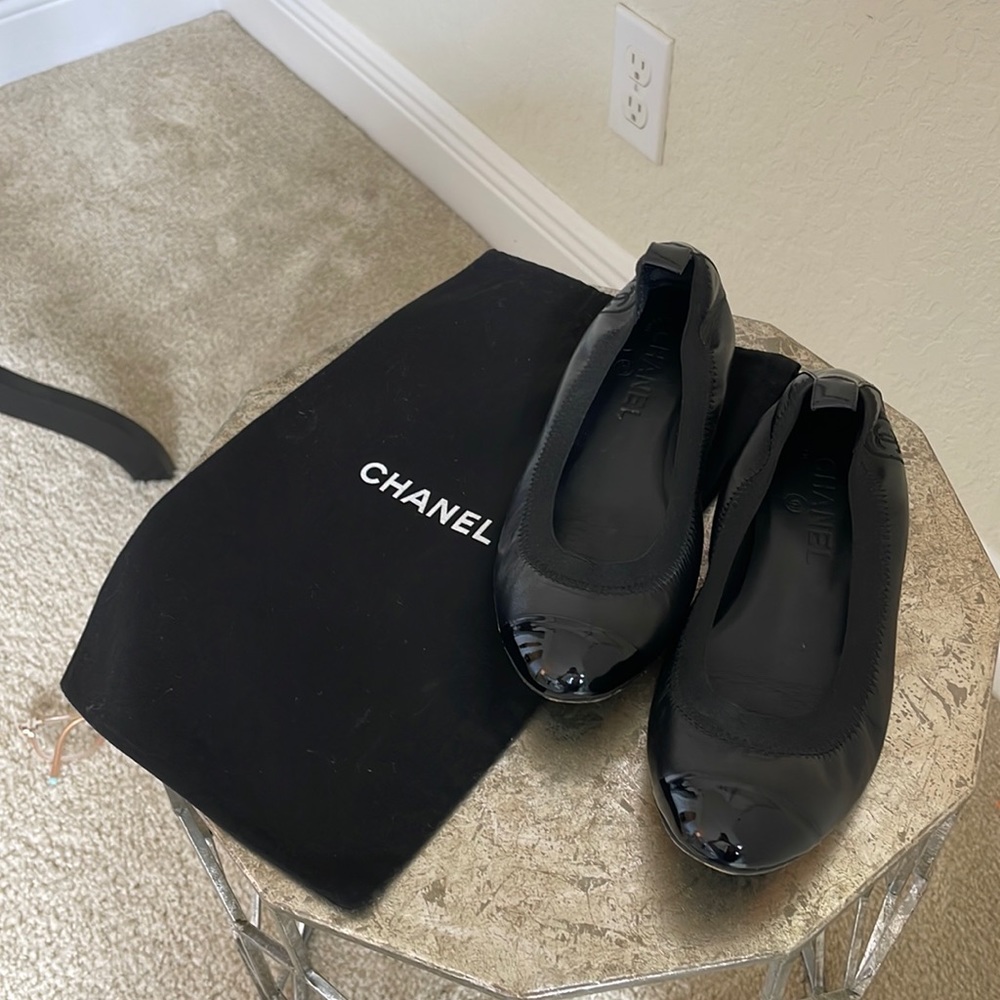 CHANEL Stretch Spirit Interlocking CC Logo Ballet Flats